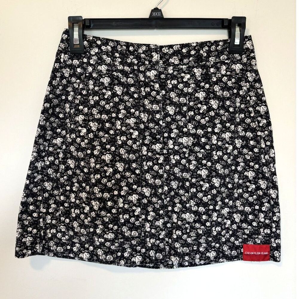 Calvin Klein Jeans Black & White Rose Floral Denim Jean Skirt 26" Waist Size 2